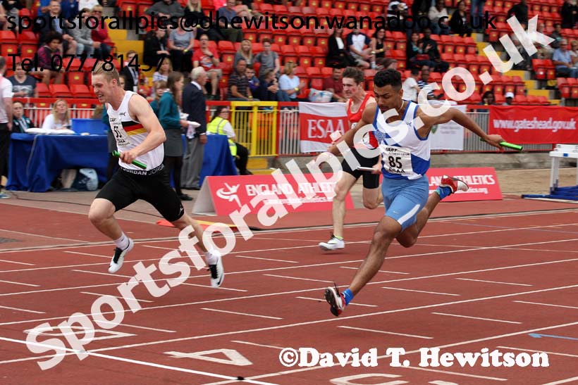 Senior boys 4 x 100 metres relay, 2015 English Schools, Gateshead. Photo: David T. Hewitson/Sports for All Pics